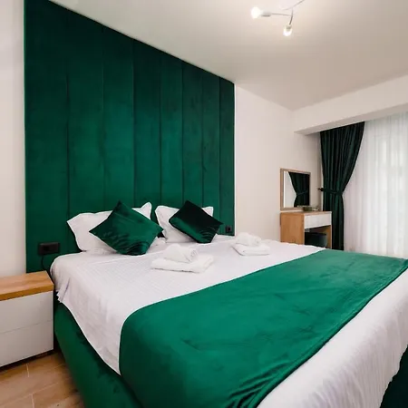 Emerald Waves - Infinity Pool&spa Apartment Navodari