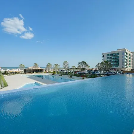 Emerald Waves - Infinity Pool&spa Navodari